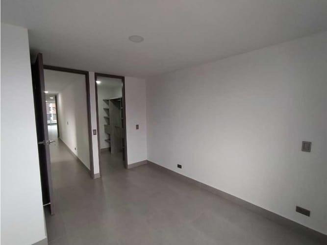 Apartamento de 3 alcobas en venta en Las Acacias, Medellín, 110 m² · foto 3 de 12