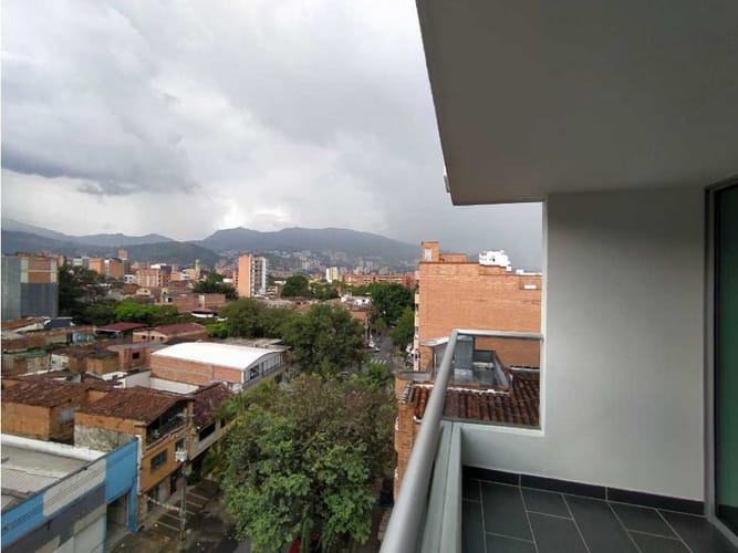 Apartamento de 3 alcobas en venta en Las Acacias, Medellín, 110 m² · foto 5 de 12