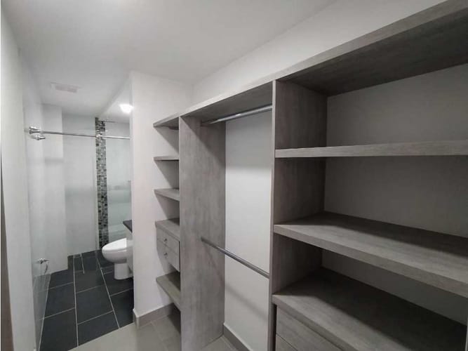 Apartamento de 3 alcobas en venta en Las Acacias, Medellín, 110 m² · foto 6 de 12
