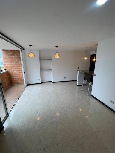 Apartamento de 3 alcobas en arriendo en Loma De Los Bernal, Medellín, 85 m² · foto 7 de 21