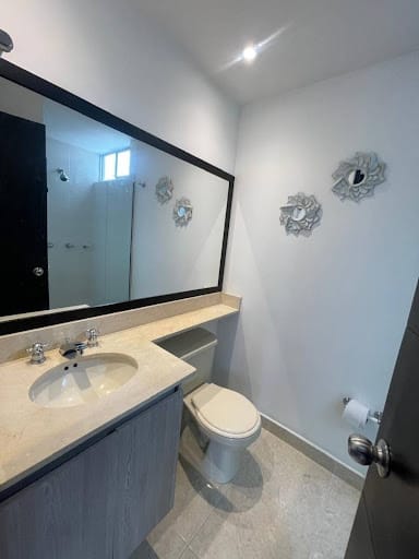 Apartamento de 3 alcobas en arriendo en Loma De Los Bernal, Medellín, 85 m² · foto 20 de 21
