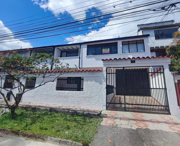 Casa de 6 alcobas en venta en Cr El Poblado De San Pablo, Villavicencio, 268 m² · foto 3 de 24