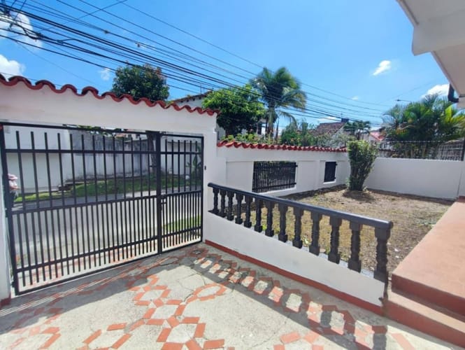 Casa de 6 alcobas en venta en Cr El Poblado De San Pablo, Villavicencio, 268 m² · foto 4 de 24