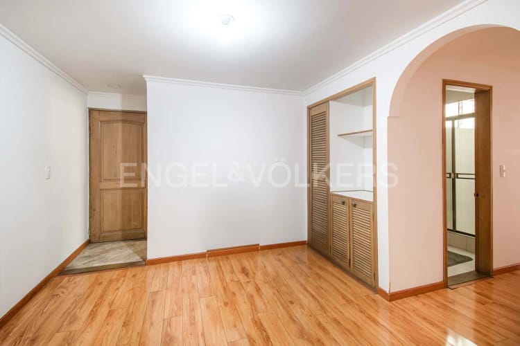 Apartamento en venta en Bella Suiza, Bogotá · foto 2 de 10
