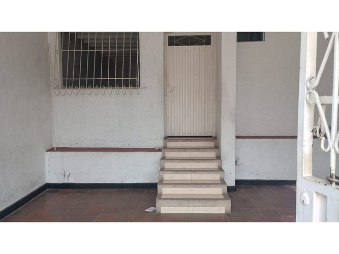 Casa de 4 alcobas en venta en Molinos Bajos, Bucaramanga, 139 m² · foto 2 de 24