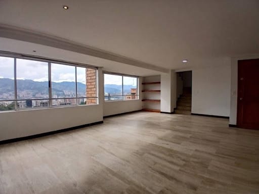 Apartamento de 3 alcobas en arriendo en Loma Del Campestre, Medellín, 168 m² · foto 3 de 24