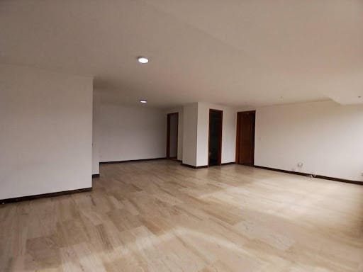 Apartamento de 3 alcobas en arriendo en Loma Del Campestre, Medellín, 168 m² · foto 22 de 24