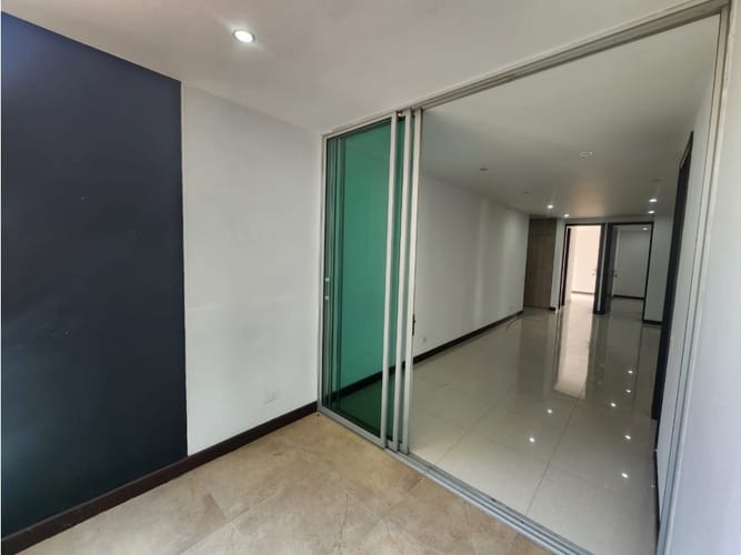 Apartamento de 3 alcobas en venta en Lorena, Medellín, 110 m² · foto 6 de 13