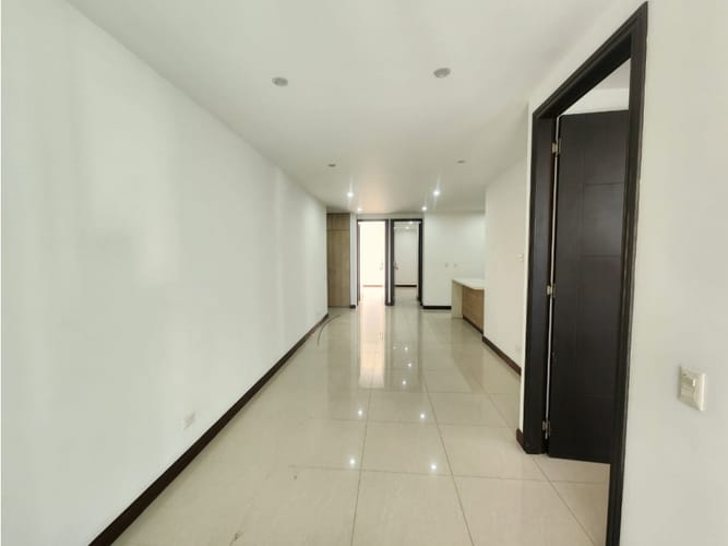 Apartamento de 3 alcobas en venta en Lorena, Medellín, 110 m² · foto 7 de 13