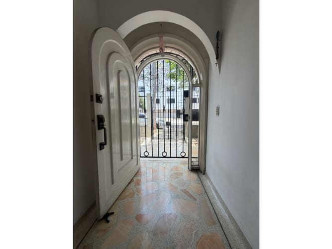 Casa de 5 alcobas en venta en El Ingenio, Cali, 500 m² · foto 2 de 21