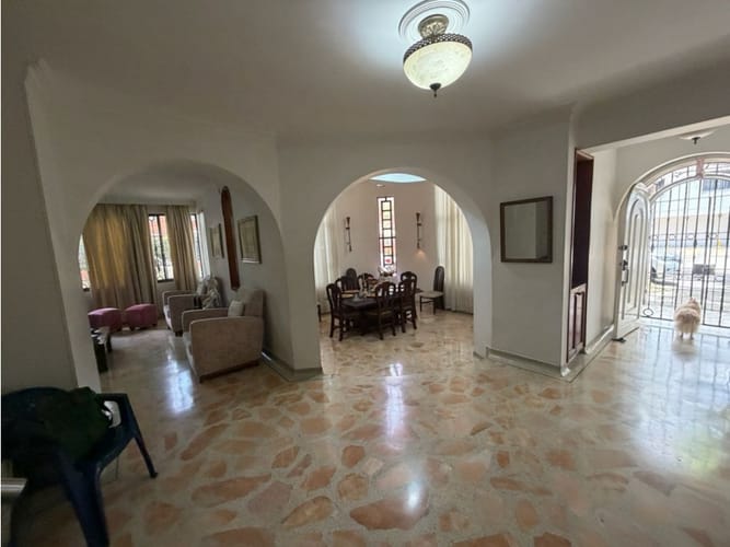 Casa de 5 alcobas en venta en El Ingenio, Cali, 500 m² · foto 3 de 21