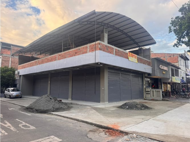 Local en arriendo en Panamericano, Cali, 214 m² · foto 2 de 5