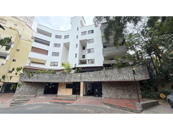 Apartamento de 3 alcobas en venta en Santa Monica, Cali, 166 m² · foto 2 de 24