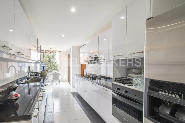 Apartamento de 4 alcobas en venta en Cerros De Suba, Bogotá, 207 m² · foto 6 de 20
