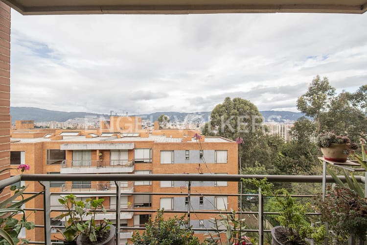Apartamento de 4 alcobas en venta en Cerros De Suba, Bogotá, 207 m² · foto 4 de 20