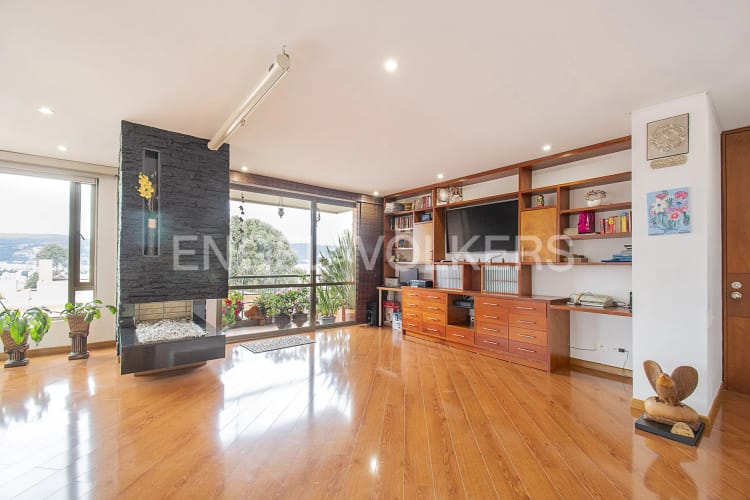 Apartamento de 4 alcobas en venta en Cerros De Suba, Bogotá, 207 m² · foto 3 de 20
