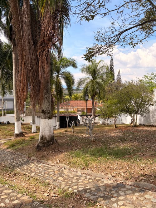 Casa de 8 alcobas en venta en La Riverita, Cali, 1800 m² · foto 11 de 11