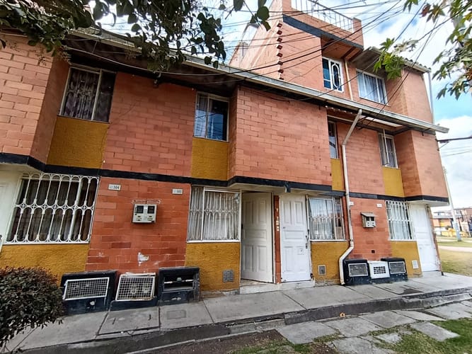 Casa de 3 alcobas en venta en Bosa El Recreo, Bogotá, 82 m² · foto 2 de 10