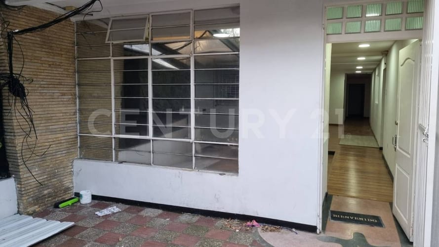 Casa de 14 alcobas en arriendo en La Soledad, Bogotá, 273 m² · foto 2 de 14
