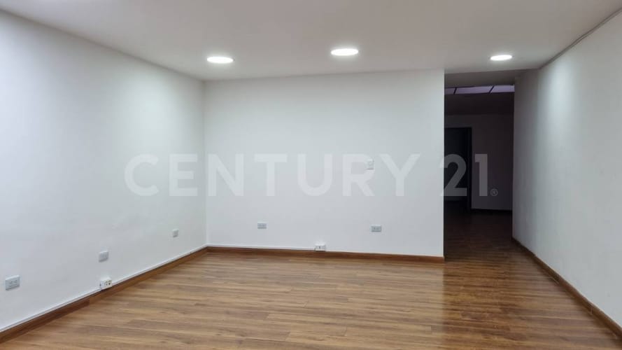 Casa de 14 alcobas en arriendo en La Soledad, Bogotá, 273 m² · foto 5 de 14