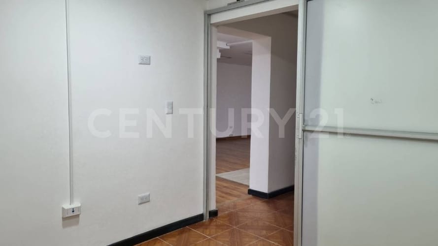 Casa de 14 alcobas en arriendo en La Soledad, Bogotá, 273 m² · foto 6 de 14