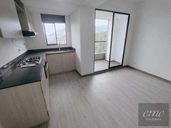 Apartamento de 3 alcobas en arriendo en Asomadera No.2, Medellín, 79 m² · foto 6 de 19