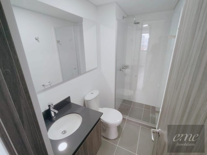Apartamento de 3 alcobas en arriendo en Asomadera No.2, Medellín, 79 m² · foto 8 de 19
