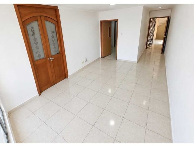 Apartamento de 2 alcobas en venta en Altos De Riomar, Barranquilla, 74 m² · foto 3 de 11