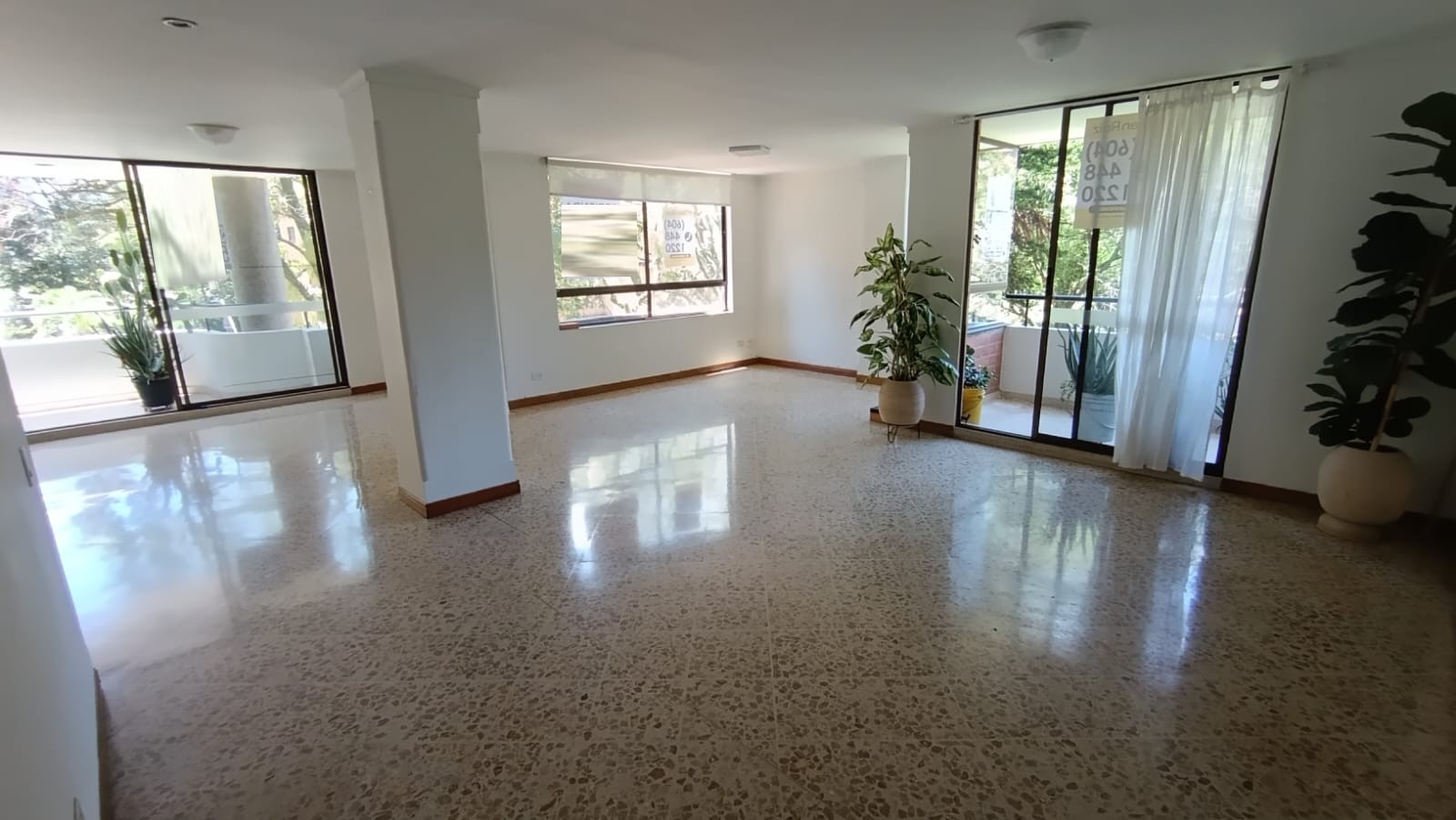 Apartamento en arriendo en Laureles, Medellín · foto 2 de 15
