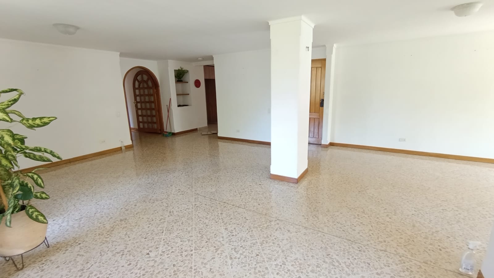 Apartamento en arriendo en Laureles, Medellín · foto 5 de 15