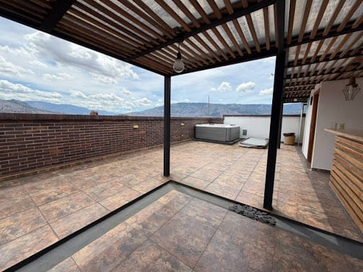 Apartamento de 3 alcobas en arriendo en La Castellana, Medellín, 180 m² · foto 2 de 21