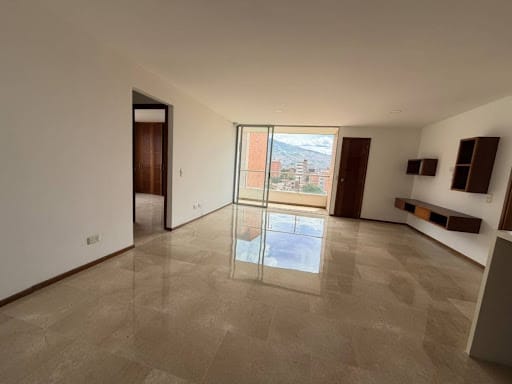 Apartamento de 3 alcobas en arriendo en La Castellana, Medellín, 180 m² · foto 3 de 21