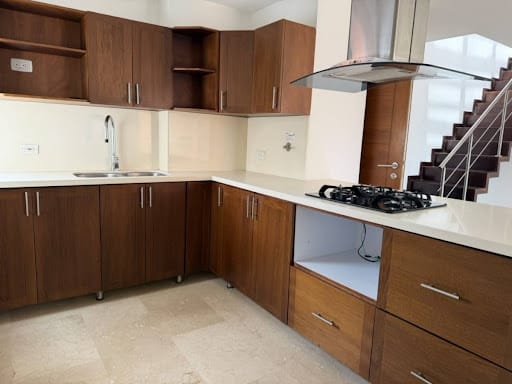 Apartamento de 3 alcobas en arriendo en La Castellana, Medellín, 180 m² · foto 6 de 21