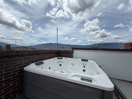 Apartamento de 3 alcobas en arriendo en La Castellana, Medellín, 180 m² · foto 8 de 21