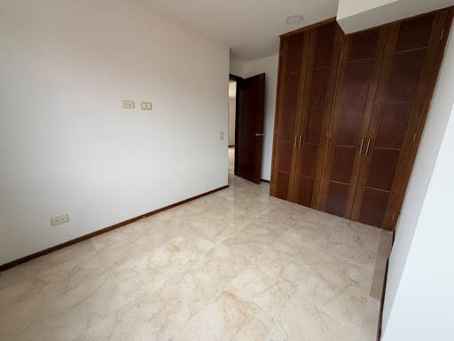Apartamento de 3 alcobas en arriendo en La Castellana, Medellín, 180 m² · foto 15 de 21