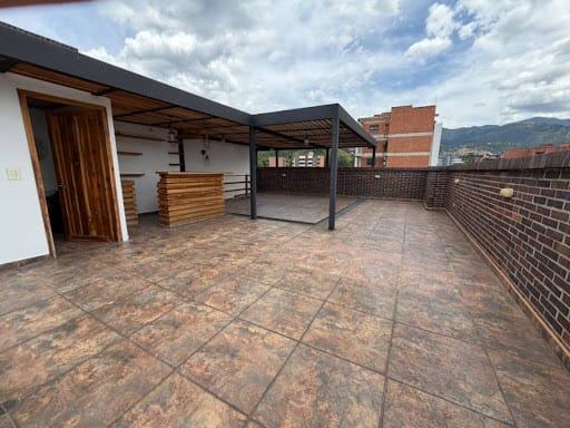 Apartamento de 3 alcobas en arriendo en La Castellana, Medellín, 180 m² · foto 19 de 21