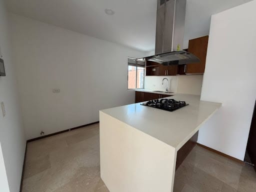 Apartamento de 3 alcobas en arriendo en La Castellana, Medellín, 180 m² · foto 20 de 21