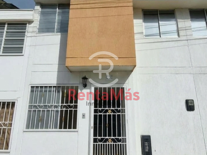 Casa de 3 alcobas en venta en Ub.Villas De Serranova, Villa del Rosario, 57 m² · foto 2 de 19