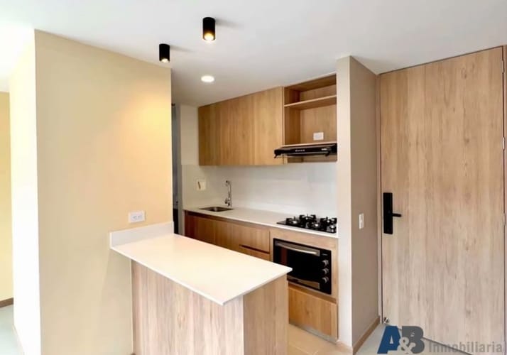 Apartamento de 2 alcobas en arriendo en Loma De La Doctora, Sabaneta, 62 m² · foto 2 de 13