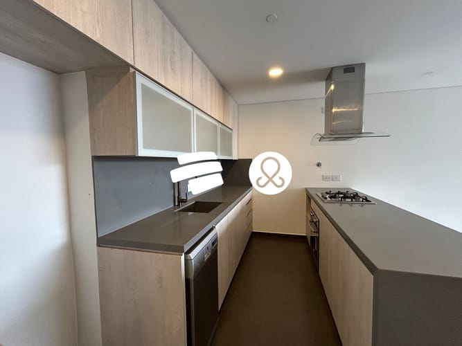 Apartamento de 2 alcobas en venta en El Poblado, Medellín, 87 m² · foto 3 de 14