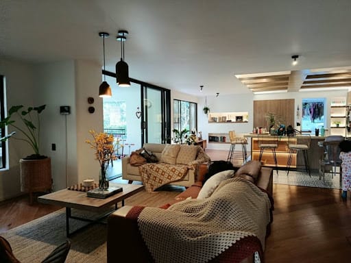 Apartamento de 3 alcobas en arriendo en Belén, Medellín, 170 m² · foto 2 de 17