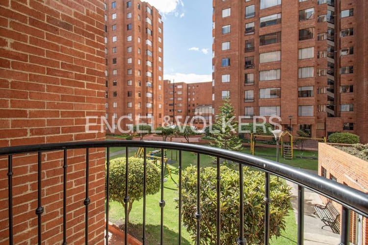 Apartamento de 3 alcobas en venta en Recodo Del Country, Bogotá, 141 m² · foto 6 de 19