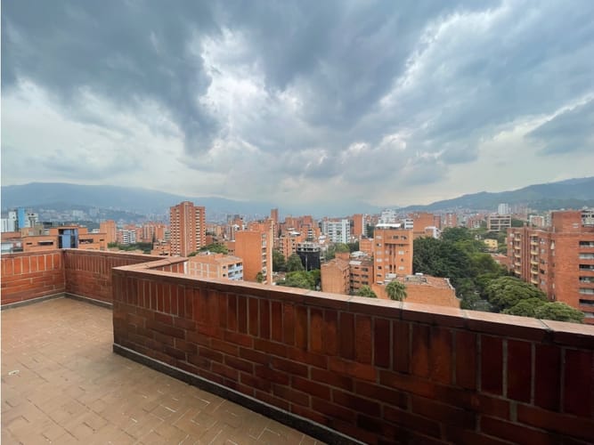 Apartamento de 3 alcobas en arriendo en Lorena, Medellín, 240 m² · foto 9 de 22