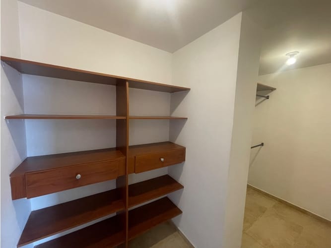 Apartamento de 3 alcobas en arriendo en Lorena, Medellín, 240 m² · foto 11 de 22