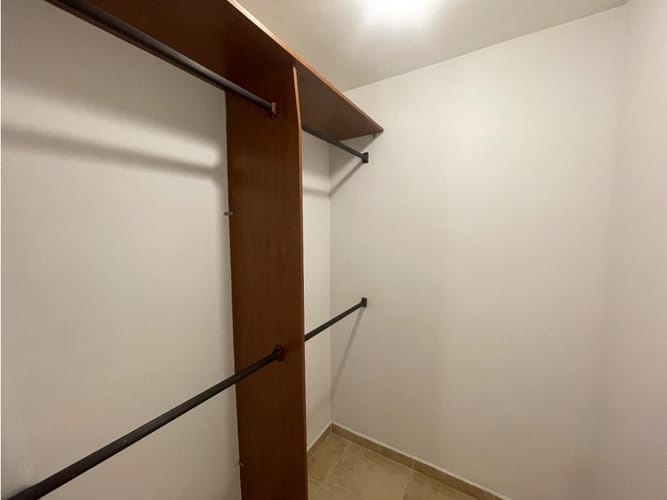 Apartamento de 3 alcobas en arriendo en Lorena, Medellín, 240 m² · foto 12 de 22