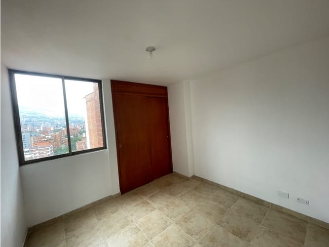Apartamento de 3 alcobas en arriendo en Lorena, Medellín, 240 m² · foto 13 de 22