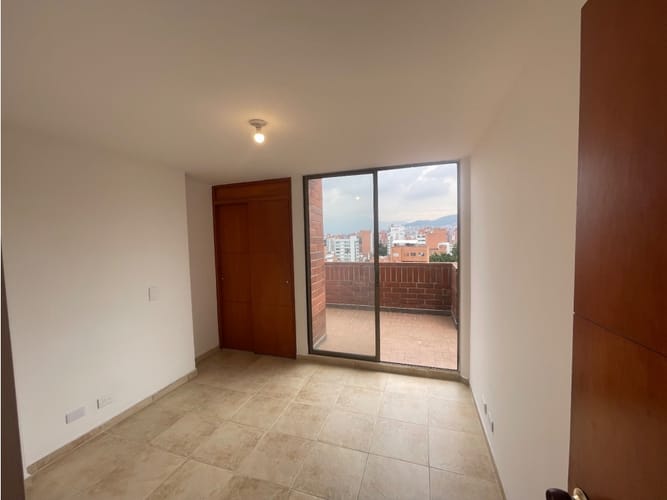 Apartamento de 3 alcobas en arriendo en Lorena, Medellín, 240 m² · foto 14 de 22