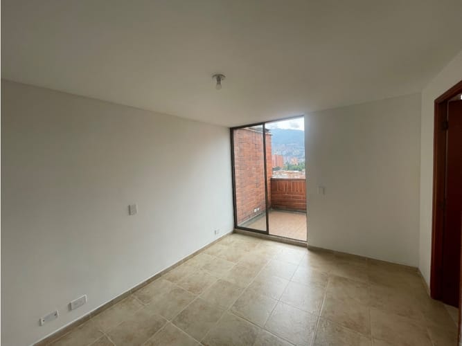Apartamento de 3 alcobas en arriendo en Lorena, Medellín, 240 m² · foto 16 de 22