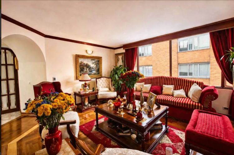 Apartamento de 3 alcobas en venta en Santa Barbara Occidental, Bogotá, 204 m² · foto 2 de 17