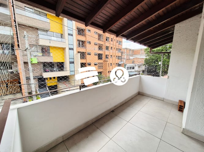 Apartamento de 5 alcobas en venta en Laureles, Medellín, 145 m² · foto 9 de 23